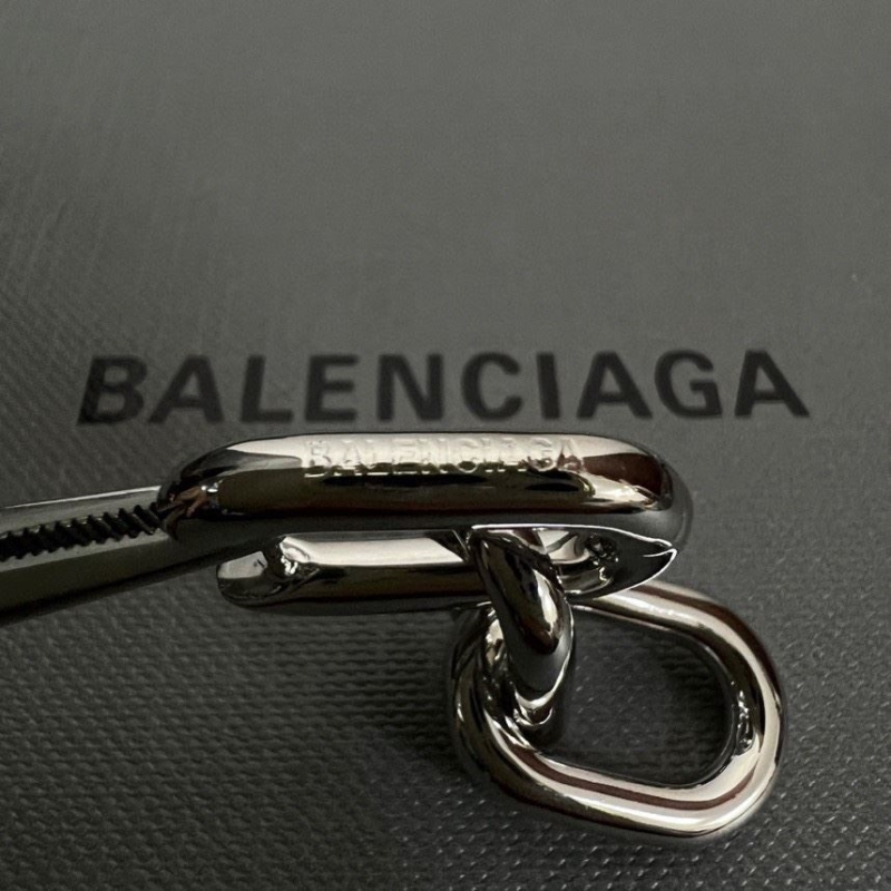 Ba1en*iaga earrings